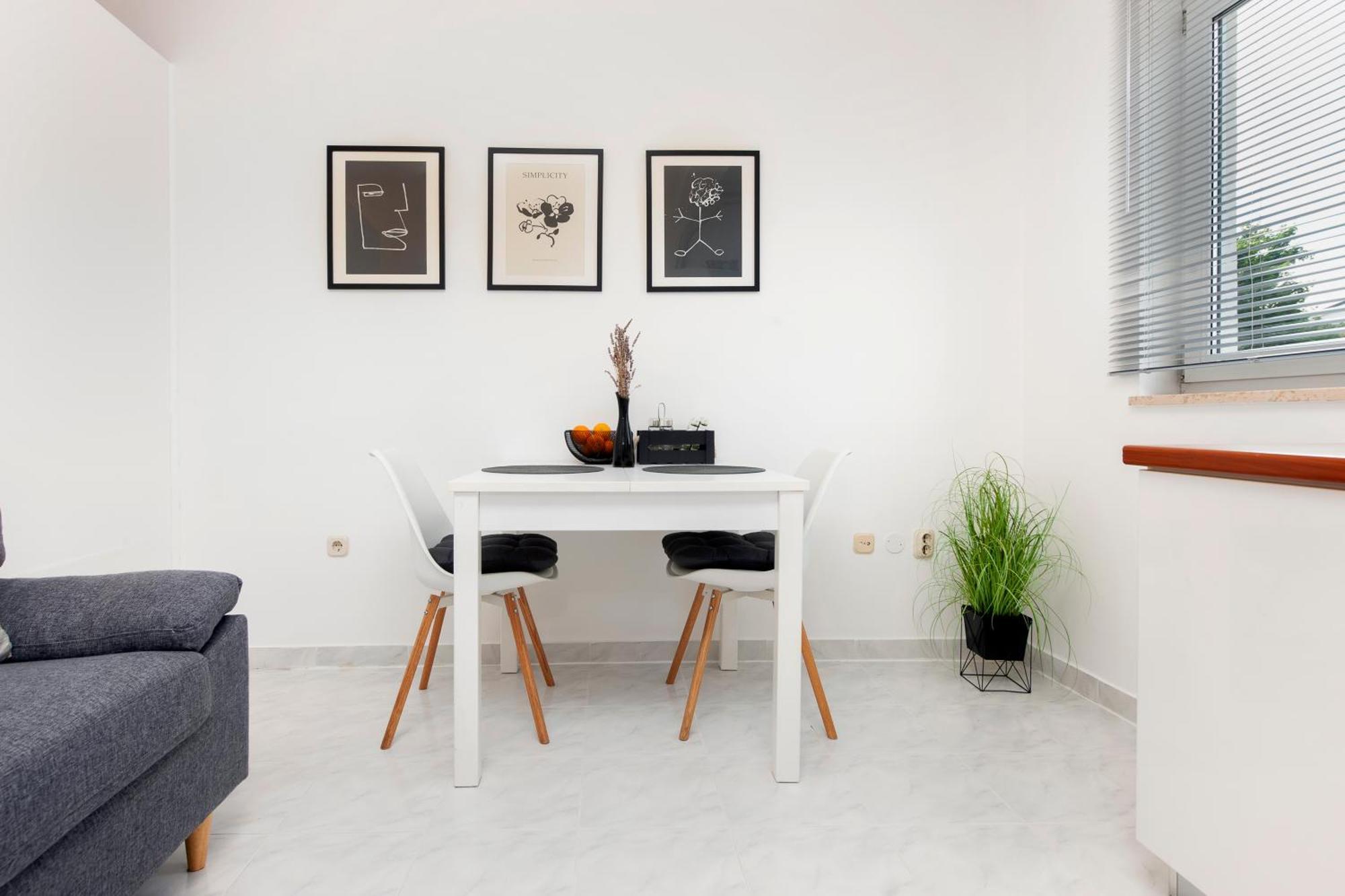 Apartman Nevera Adults Only 로비니 외부 사진
